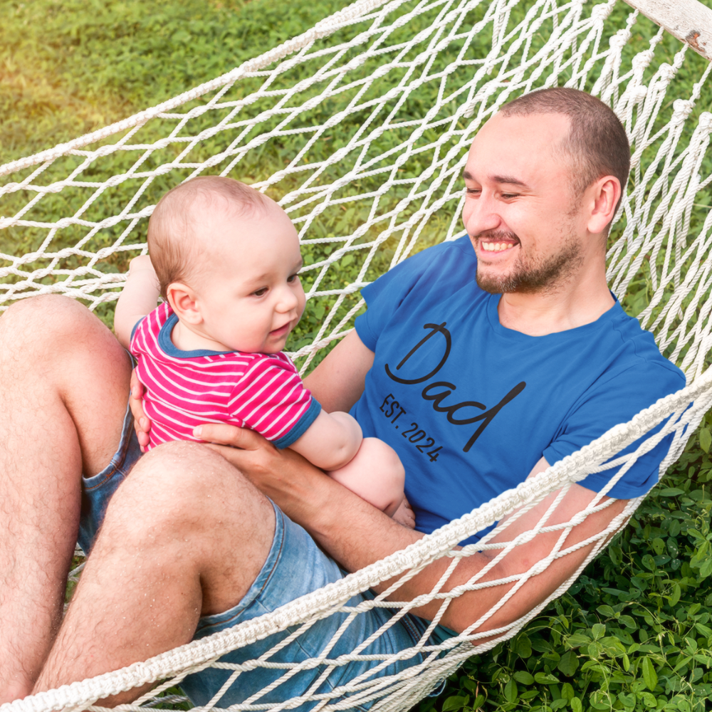 (TOP SELLER ๐ฅ) Dad Est. (Year) T-Shirt - Black Design